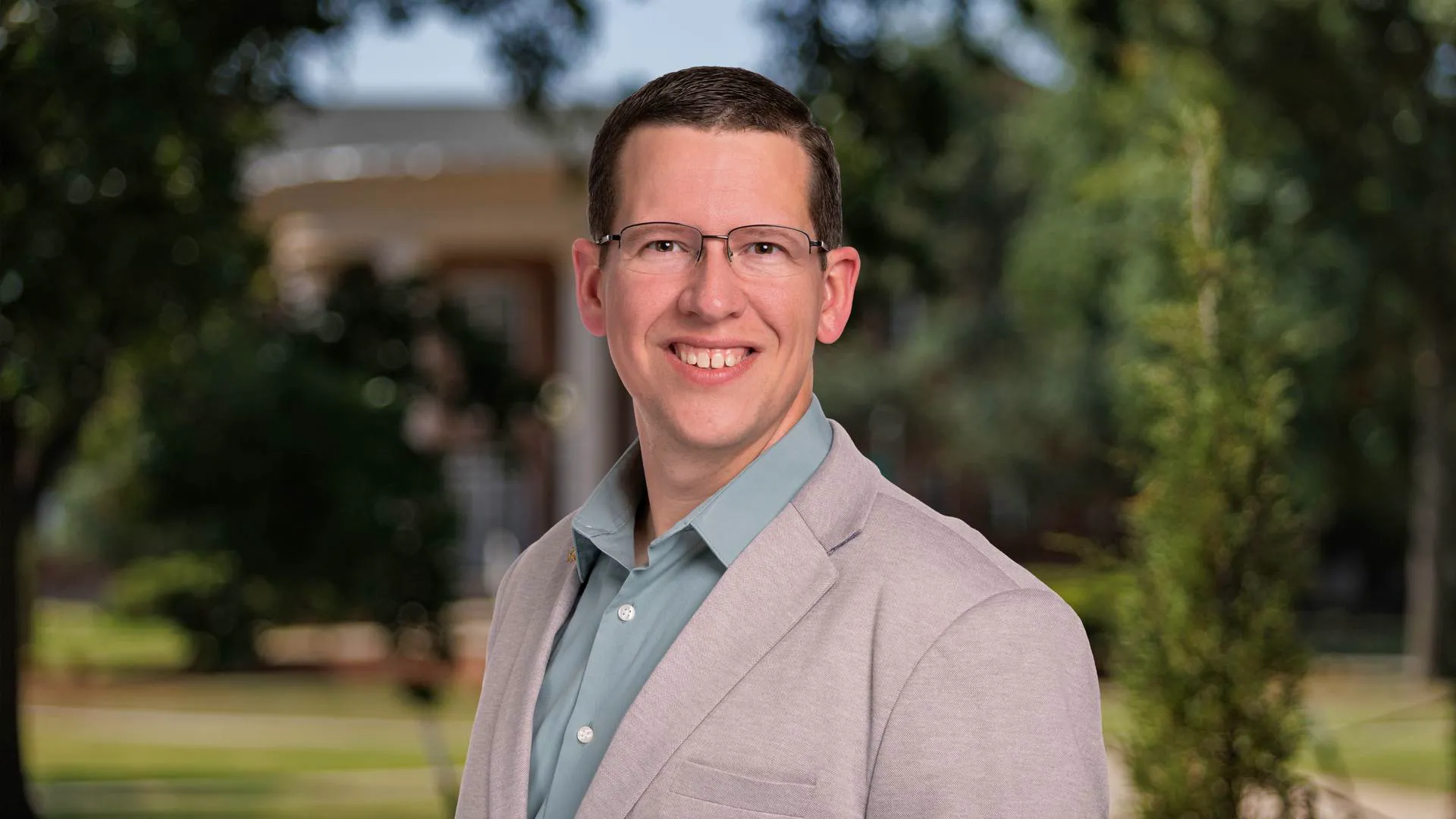 Dr. Derek Royer